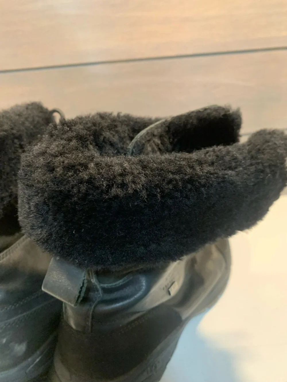 Ugg Mens Butte Waterproof Winter Boots Black Leather Sheepskin Size 10 Casual